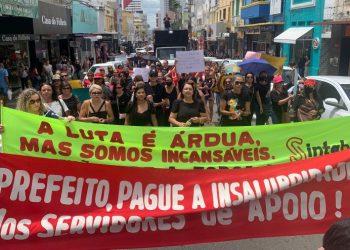 Professores de CG ignoram Justiça e mantêm greve na Educação