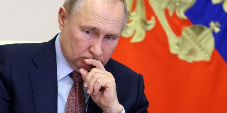 Tribunal Internacional emite mandado de prisão contra Vladimir Putin