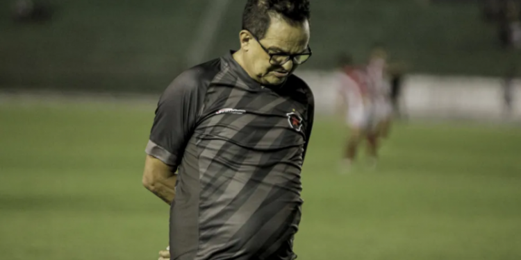 Botafogo-PB demite Francisco Diá após eliminação na Copa do Brasil