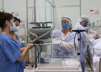 Três anos depois, profissionais de saúde ainda sentem peso da pandemia