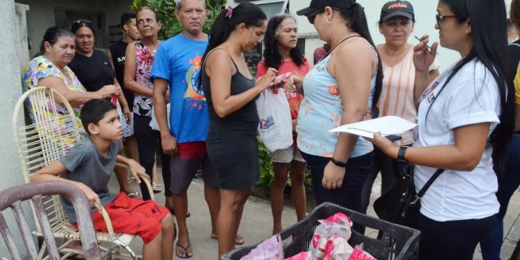 Prefeitura de João Pessoa distribui peixe para comunidades carentes, na Semana Santa