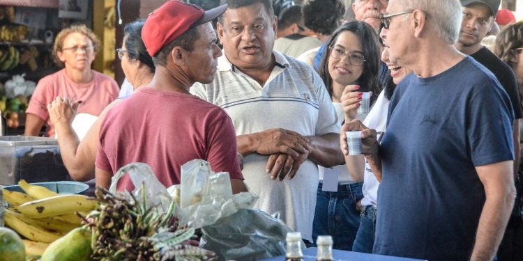 Prefeitura de João Pessoa concede crédito a feirantes do Bessa