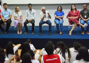Cícero lança edital com 300 bolsas de estudo para estudantes em vulnerabilidade