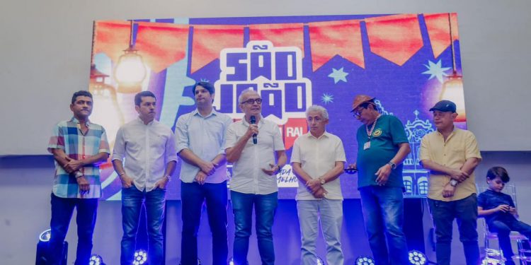 Cícero anuncia programação do São João de João Pessoa