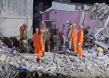 Bombeiros localizam corpo de idosa em escombros de prédio em Olinda; número de mortos sobe para seis