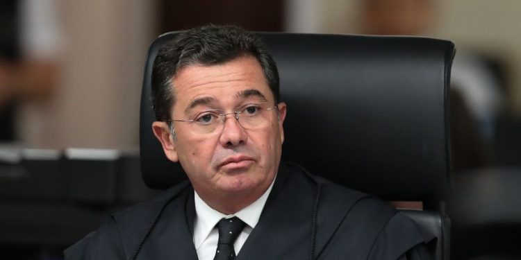 Vital do Rego rejeita pedido de investigação da compra de móveis de luxo para o Alvorada