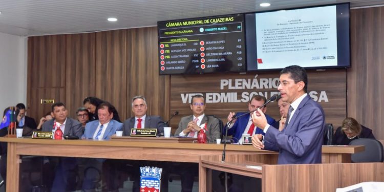 Assembléia debate LDO em audiência, em Cajazeiras