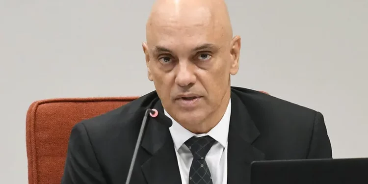 Moraes manda PF ouvir diretores do Google, Meta e Spotfy sobre críticas ao PL das Fake News