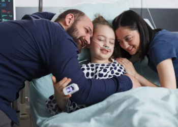 Lei garante a pai e mãe direito de acompanhar crianças em hospitais da PB