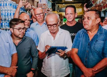 Cícero assina ordem de serviço para reforma do mercado do Rangel