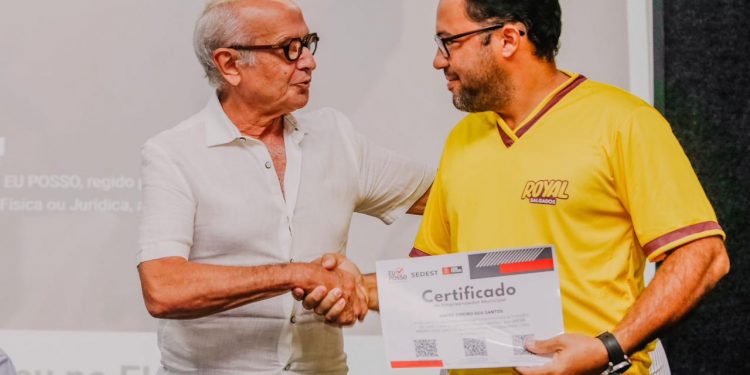 Prefeitura de João Pessoa entrega cartas de crédito do programa ‘Eu Posso’