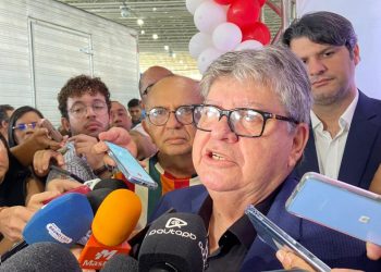 João reafirma aliança com Cícero e confirma Léo Bezerra para mais um vice