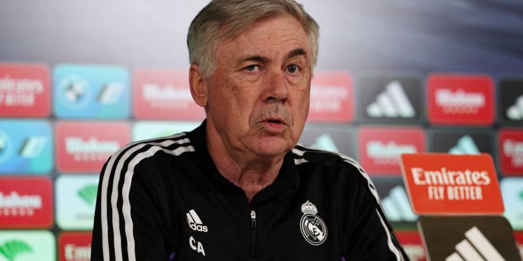 Ancelotti quer ações enérgicas contra racismo em estádios da Espanha
