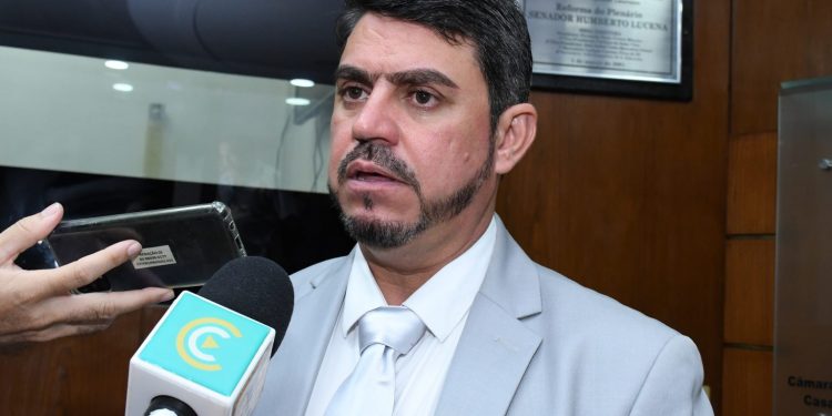 Dinho destaca novo Plano Diretor na produção semestral da CMJP