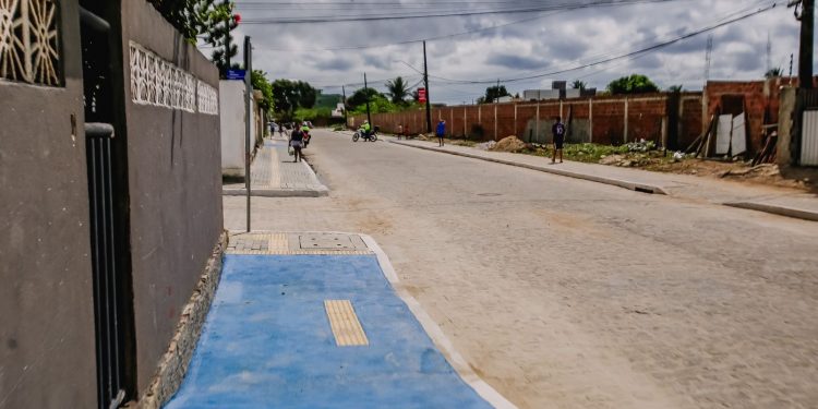 Prefeitura entrega pavimentação de ruas na Capital