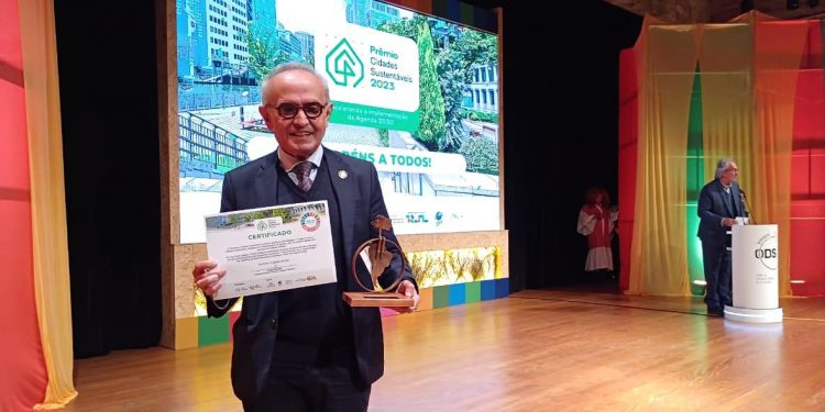 Cícero recebe prêmio Cidades Sustentáveis