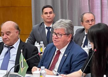 João Azevedo fecha acordo com chineses para construção de telescópio