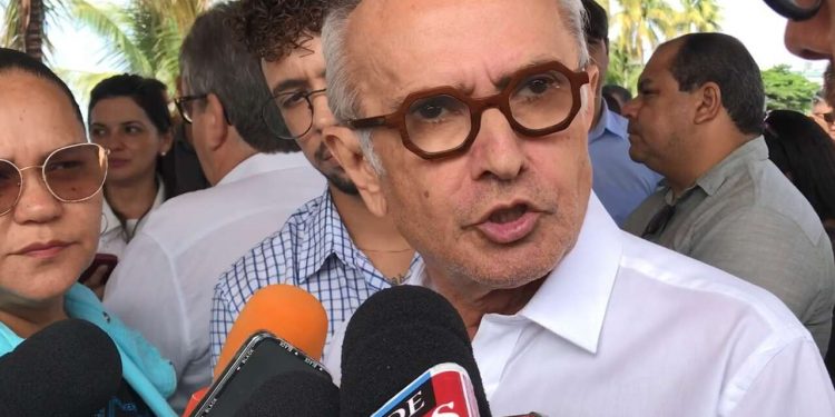 Cícero critica debate político sobre aterro na orla da Capital
