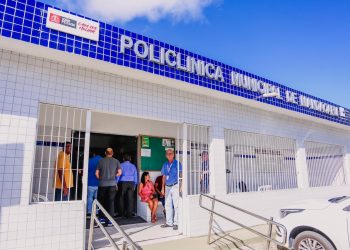 Cícero Lucena entrega reforma da Policlínica de Mandacaru