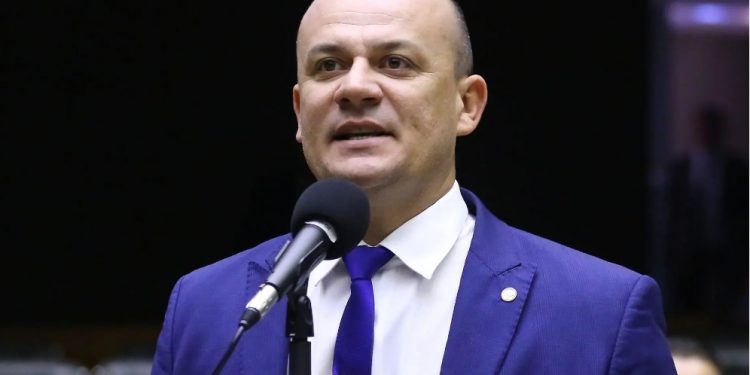Reforma: Cabo Gilberto justifica voto contra