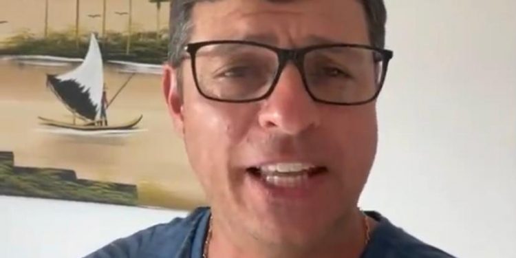Vitor Hugo tenta enquadrar Efraim sobre aliança com Nilvan