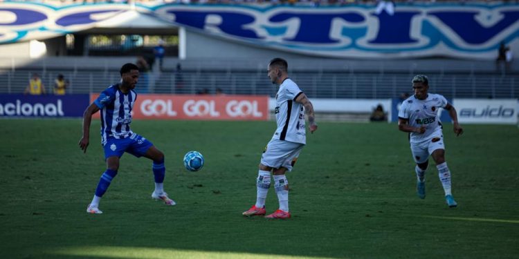 Botafogo-PB empata com o CSA-AL, mas segue no G8