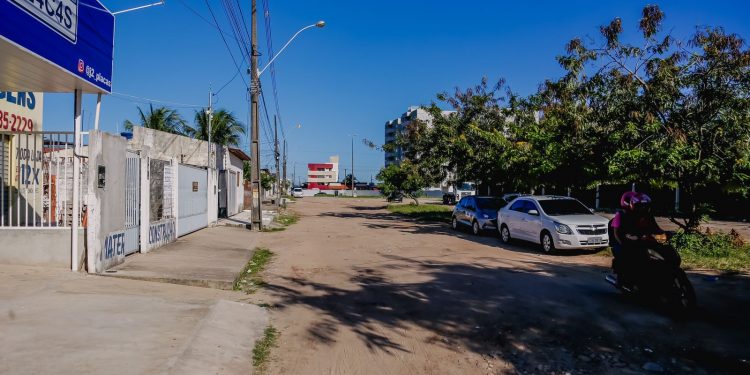 Cícero assina Ordem de Serviço para pavimentação de 15 ruas em Mangabeira