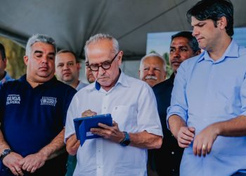 Cícero assina ordem de serviço do Hospital Veterinário  de JP