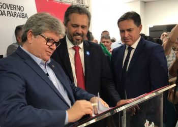 João entrega Centro de Comando das polícias