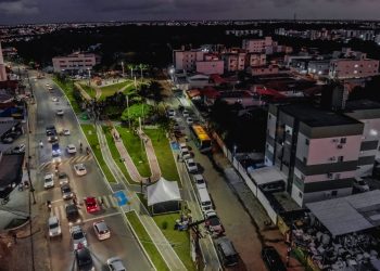 Cícero inaugura Praça no bairro do Cui, em JP