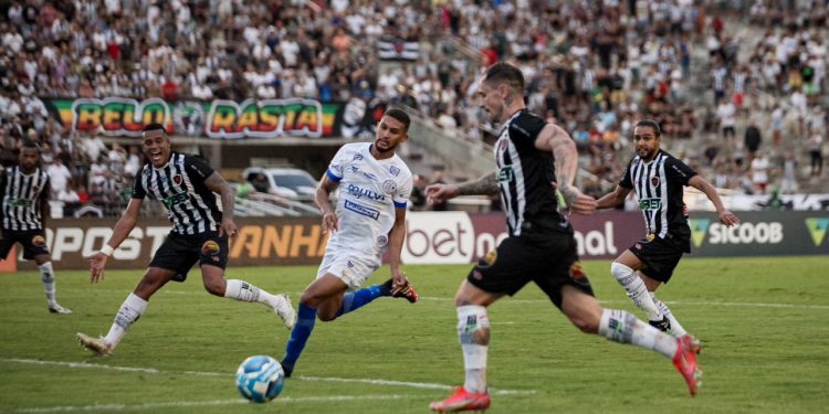 Botafogo-PB perde em casa e adia classificação