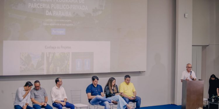 Cícero lança programa que terceiriza gestão de serviços públicos