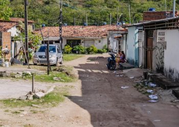 Cícero assina OS para calçar mais 12 ruas em JP