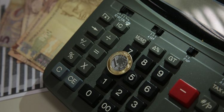 Arrecadação federal cai 4,14% em agosto, em relação a 2022