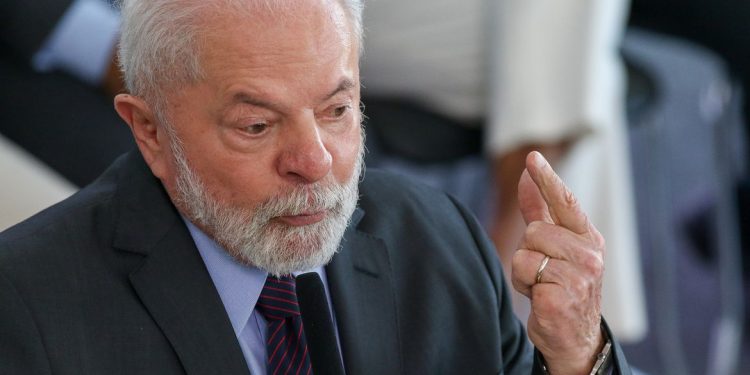 Lula desafia Tribunal Penal Internacional e garante proteção a Putin no Brasil