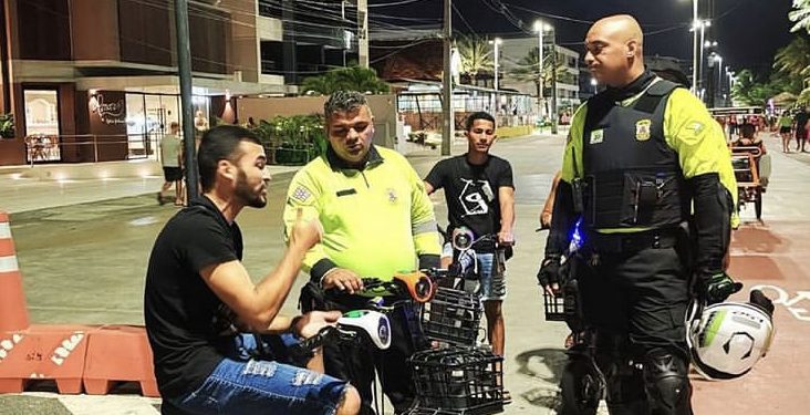 Cícero sanciona Lei que proíbe veículos elétricos e motorizados em calçadas e ciclovias de João Pessoa