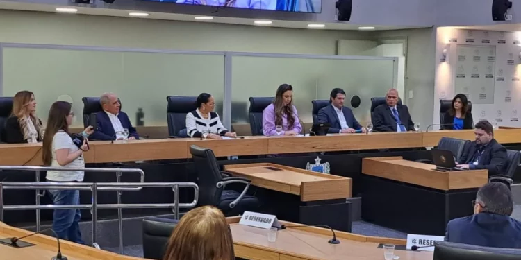 Jornalista Sandra Macedo recebe título de cidadania paraibana