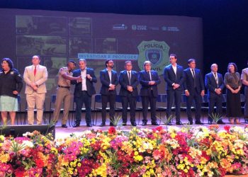 Governador anuncia convocação de mais concursados da Polícia Civil