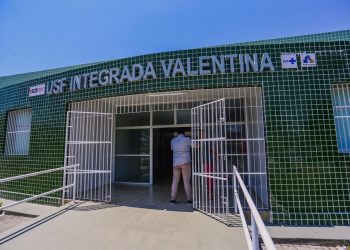 Léo Bezerra entrega reforma de USF no Valentina