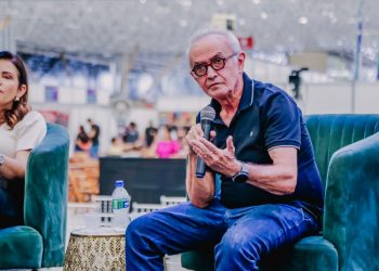 Cícero expõem experiências da educação na Expofavela