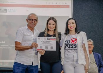 Cícero Lucena libera crédito para 65 microempreendedores