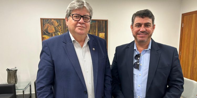 Dinho discute intervenções no Centro Histórico de JP, em reunião com o governador