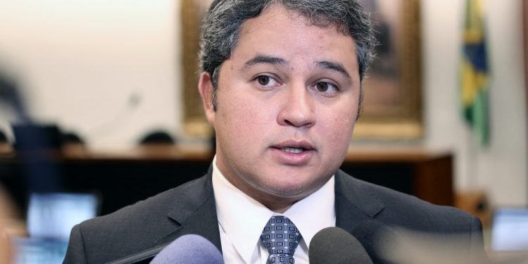 Efraim Filho confirma Bruno C Lima no União Brasil