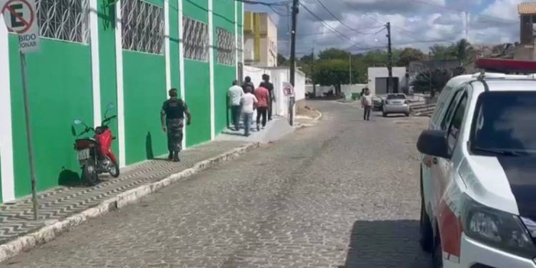 Prefeitura de Mulungu é alvo de busca e apreensão por irregularidades na Educação