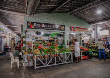 Cícero anuncia reforma do mercado de Cruz das Armas, em JP