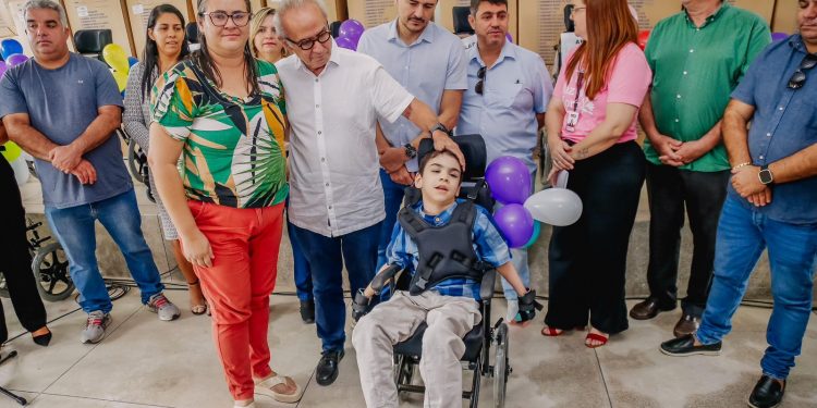 Prefeitura de JP celebra Dia Mundial da Pessoa com Paralisia, com entrega de equipamentos