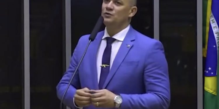 Comissão da Câmara aprova garantia de vaga em escola para dependentes de policiais