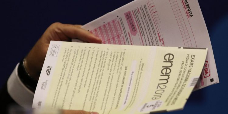 Cerca de de 26% dos inscritos faltam ao primeiro dia de provas do Enem, na PB