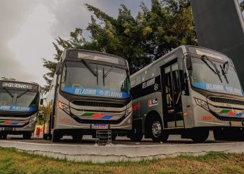 Cícero apresenta ônibus climatizados que vão circular em JP