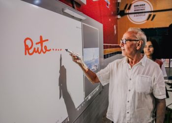 Cícero entrega reforma da Escola Anísio Teixeira, no Esplanada